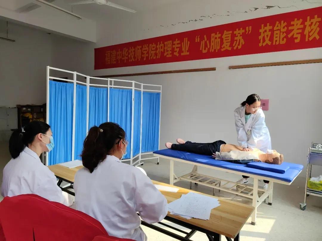 <a href=http://www.tzshuifang.com/school-3214/ target=_blank class=infotextkey>�������A�ü����W(xu��)У</a>