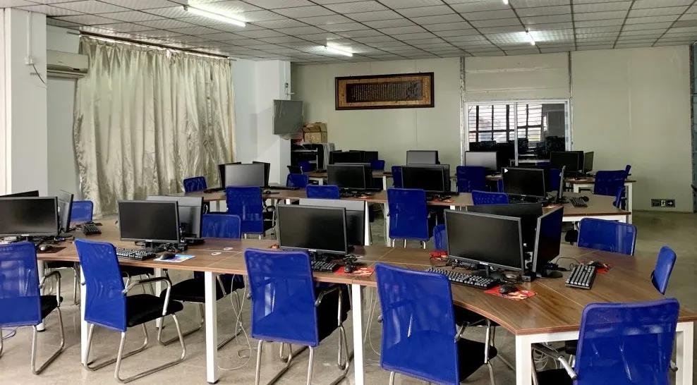<a href=http://www.tzshuifang.com/school-3207/ target=_blank class=infotextkey>Ȫ�ݺ��W(xu��)У</a>