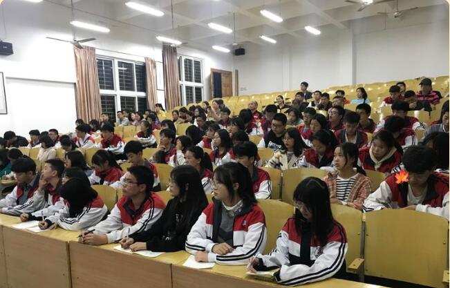 ����ɽ�еڶ��ЌW(xu��)�e�k�¸߿�����(w��)ƽ�_(t��i)���C�����|(zh��)�u(p��ng)�r(ji��)����Ӗ(x��n)��(hu��)
