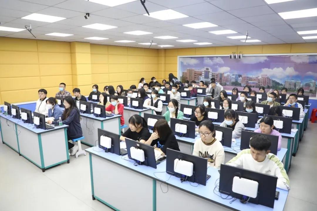 <a href=http://www.tzshuifang.com/school-399/ target=_blank class=infotextkey>�x���A�S�I(y��)�Ќ��W(xu��)У</a>