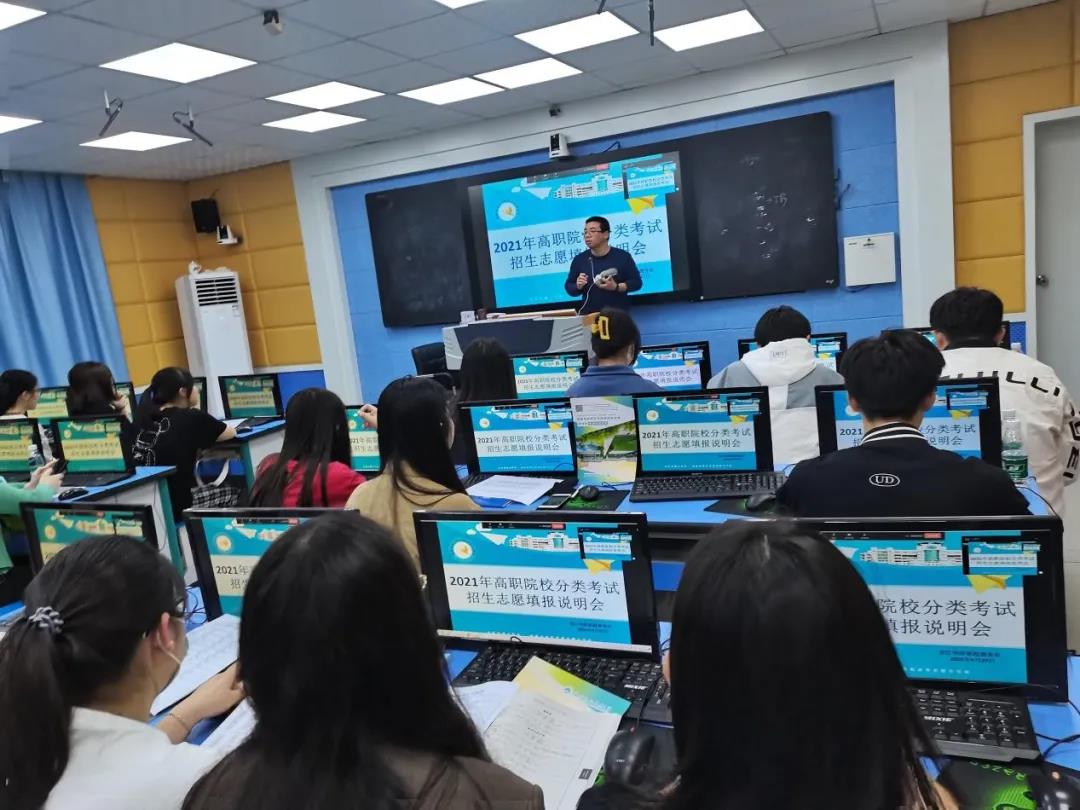 <a href=http://www.tzshuifang.com/school-399/ target=_blank class=infotextkey>�x���A�S�I(y��)�Ќ��W(xu��)У</a>
