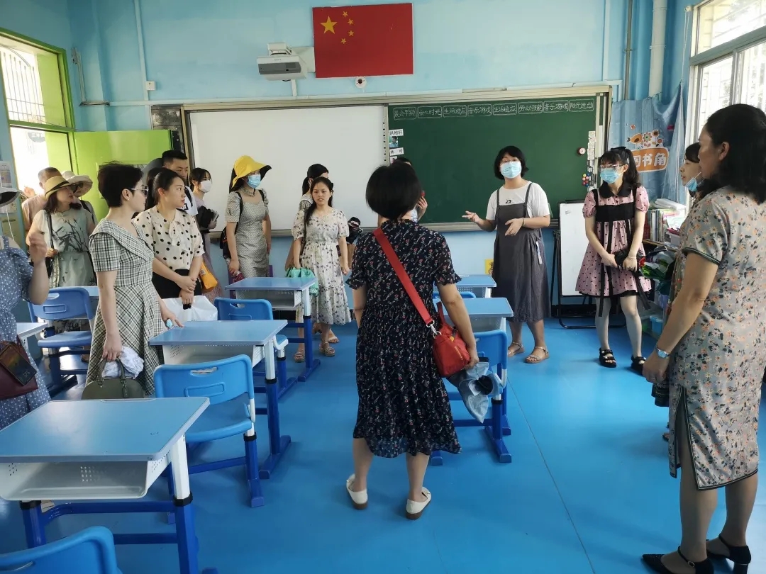 江西省吉安市特校蒞臨<a href=http://www.tzshuifang.com/school-3220/ target=_blank class=infotextkey>廈門市特殊教育學(xué)校</a>參觀交流