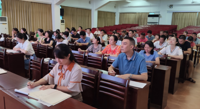 ����һ���e��2021��2022�W(xu��)��̌W(xu��)���й�����(hu��)�h