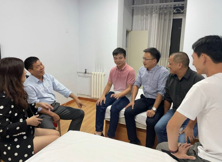 ���ݵ�һ�I(y��)�Ќ�(zhu��n)�W(xu��)У�c���l(w��i)���I(y��)���g(sh��)�W(xu��)У�e�Ќ�(du��)�ڌ�(sh��)Ӗ(x��n)��Ԯ���f(xi��)�h��ӆ�xʽ