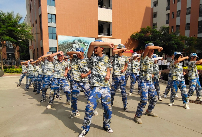 �����A�ĸ߼������WУ܊Ӗ�M�Еr | �Բ����� �ഺ֮��