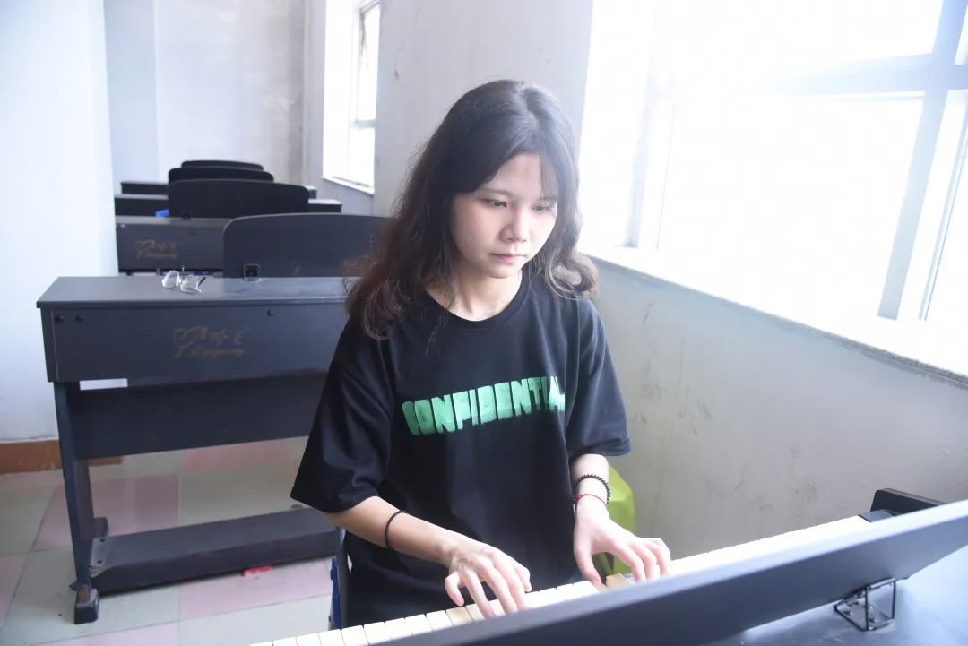 ﻿ϲ��(b��o)��<a href=http://www.tzshuifang.com/school-458/ target=_blank class=infotextkey>Ȫ�ݳ��й��̼��g(sh��)�W(xu��)У</a>�����W(xu��)�Әs�@��(gu��)�Ҫ�(ji��ng)�W(xu��)����