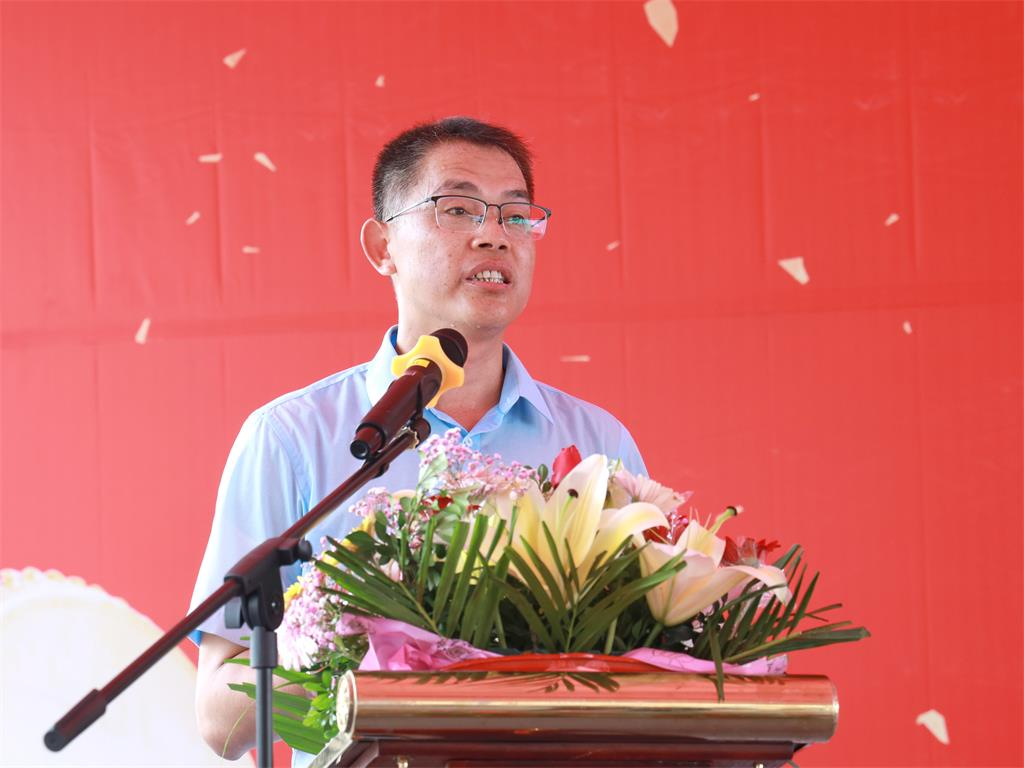 <a href=http://www.tzshuifang.com/school-417/ target=_blank class=infotextkey>�ϰ��й��I(y��)�W(xu��)У</a>�e���½�У�Ṥ���_���xʽ