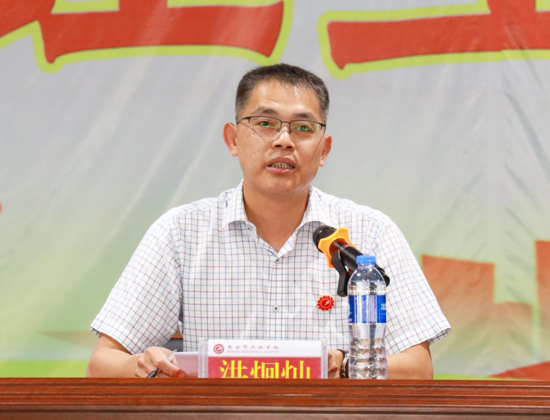 <a href=http://www.tzshuifang.com/school-417/ target=_blank class=infotextkey>�ϰ��й��I(y��)�W(xu��)У</a>�e��20���W(xu��)����(sh��)��(x��)��(d��ng)�T���߼�У��Ҋ���