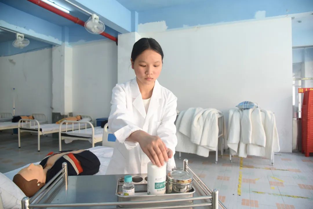 ﻿ϲ��(b��o)��<a href=http://www.tzshuifang.com/school-458/ target=_blank class=infotextkey>Ȫ�ݳ��й��̼��g(sh��)�W(xu��)У</a>�����W(xu��)�Әs�@��(gu��)�Ҫ�(ji��ng)�W(xu��)����