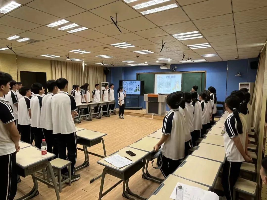 <a href=http://www.tzshuifang.com/school-390/ target=_blank class=infotextkey>�x���x�d�I(y��)�Ќ��W(xu��)У</a>���p�����I(y��)���e�С����ϐ�(��i)�� �����������}����(hu��)
