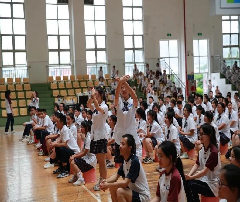 ��ʮ�˶�־ �ഺ�f�q��<a href=http://www.tzshuifang.com/school-573/ target=_blank class=infotextkey>�B�T�м����I(y��)���g(sh��)�W(xu��)У</a>2022�î��I(y��)��Y�߳��˃xʽ�A�M��Ļ
