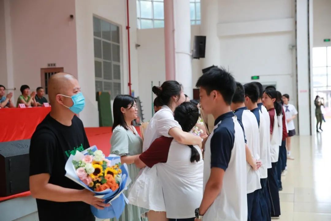 ��ʮ�˶�־ �ഺ�f�q��<a href=http://www.tzshuifang.com/school-573/ target=_blank class=infotextkey>�B�T�м����I(y��)���g(sh��)�W(xu��)У</a>2022�î��I(y��)��Y�߳��˃xʽ�A�M��Ļ
