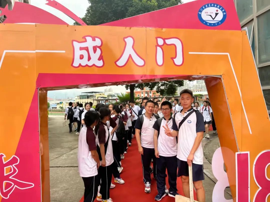 ﻿��ʮ�˶�־ �ഺ�f�q��<a href=http://www.tzshuifang.com/school-573/ target=_blank class=infotextkey>�B�T�м����I(y��)���g(sh��)�W(xu��)У</a>2022�î��I(y��)��Y�߳��˃xʽ�A�M��Ļ