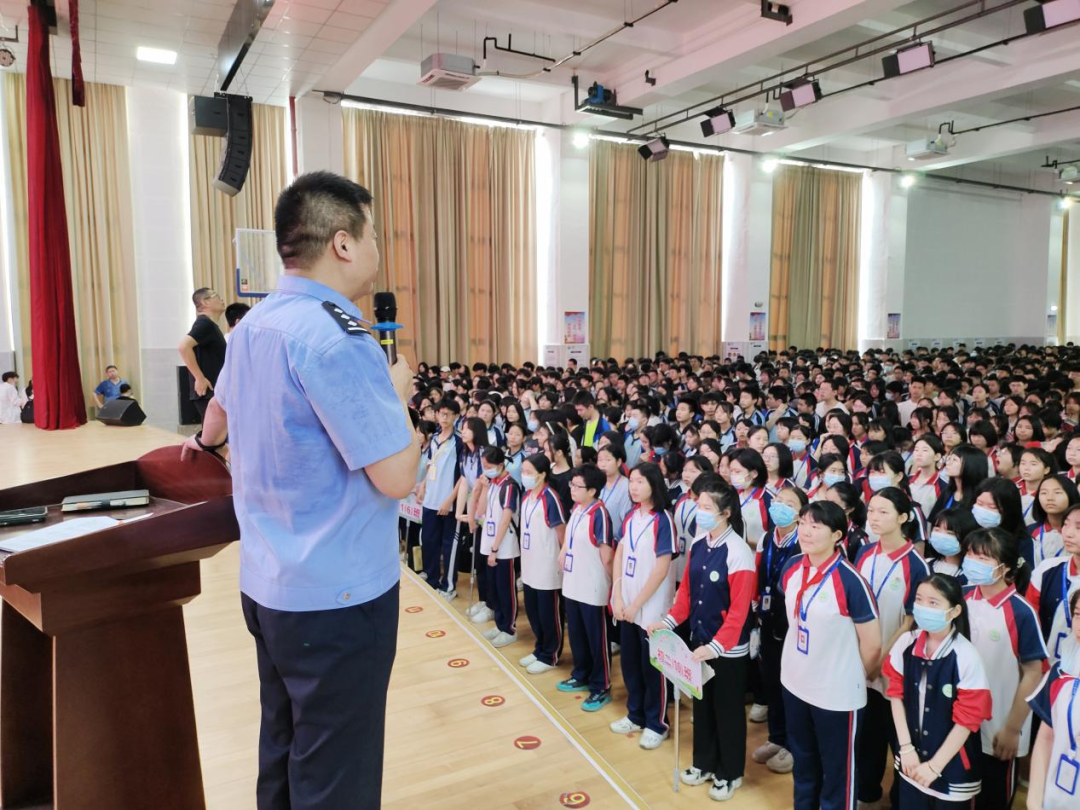 快樂過暑假 安全不放假——福州二十九中(<a href=http://www.tzshuifang.com/school-438/ target=_blank class=infotextkey>福州環(huán)保職業(yè)中專學(xué)校</a>)法治報(bào)告暨閉學(xué)式活動報(bào)道
