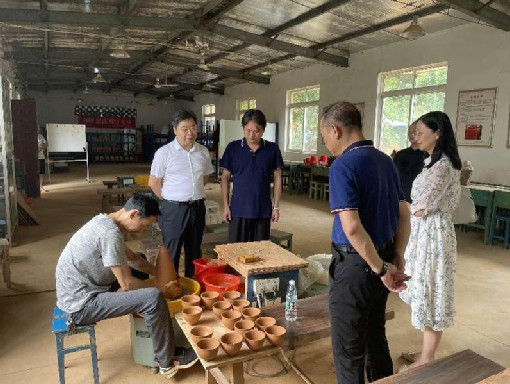 福建技術(shù)師范學(xué)院廖深基校長一行蒞臨南平市農(nóng)業(yè)學(xué)校調(diào)研指導(dǎo)