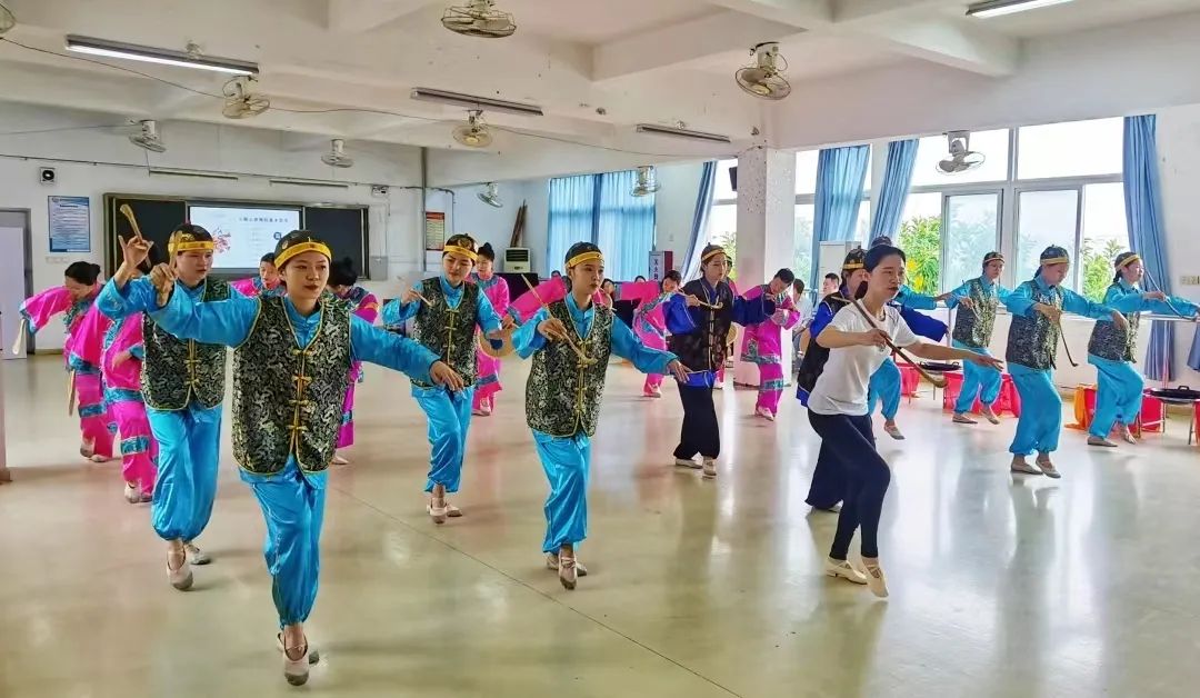 Ȫ����Ȫ���I(y��)�Ќ��W(xu��)У���𶦹����š�����(x��)������������Ȫ���С��l(xi��ng)��ӛ��������(x��)��