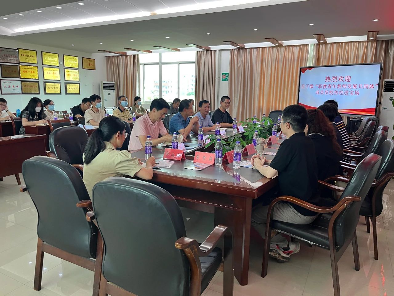 ������(j��ng)������й��M(j��n)����<a href=http://www.tzshuifang.com/school-385/ target=_blank class=infotextkey>�x���I(y��)�Ќ��W(xu��)У</a>�̎���(y��ng)���������A�S�I(y��)�Ќ��W(xu��)У����