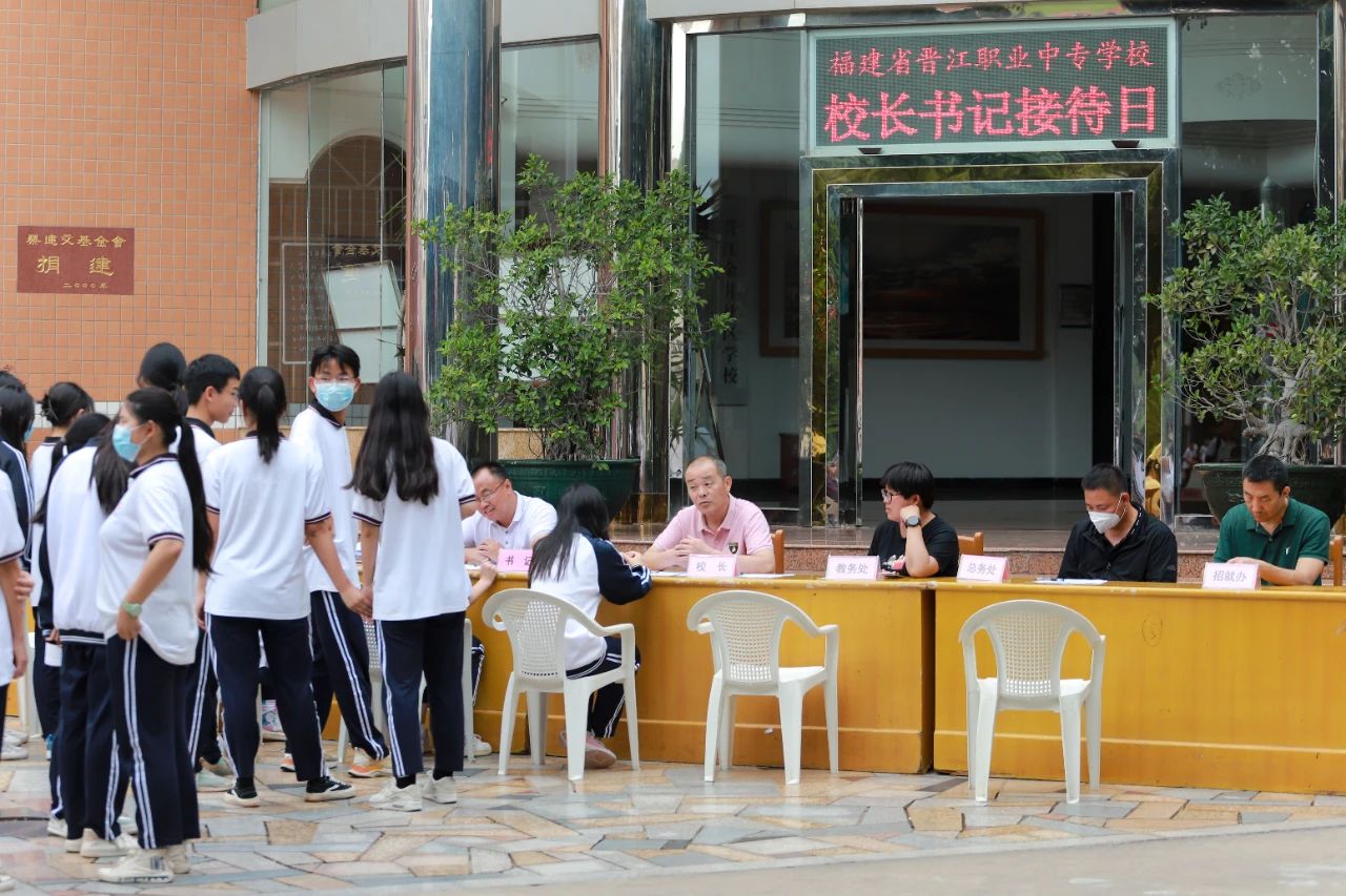 <a href=http://www.tzshuifang.com/school-385/ target=_blank class=infotextkey>�x���I(y��)�Ќ��W(xu��)У</a>һ�������[������֪���Ķ����@��
