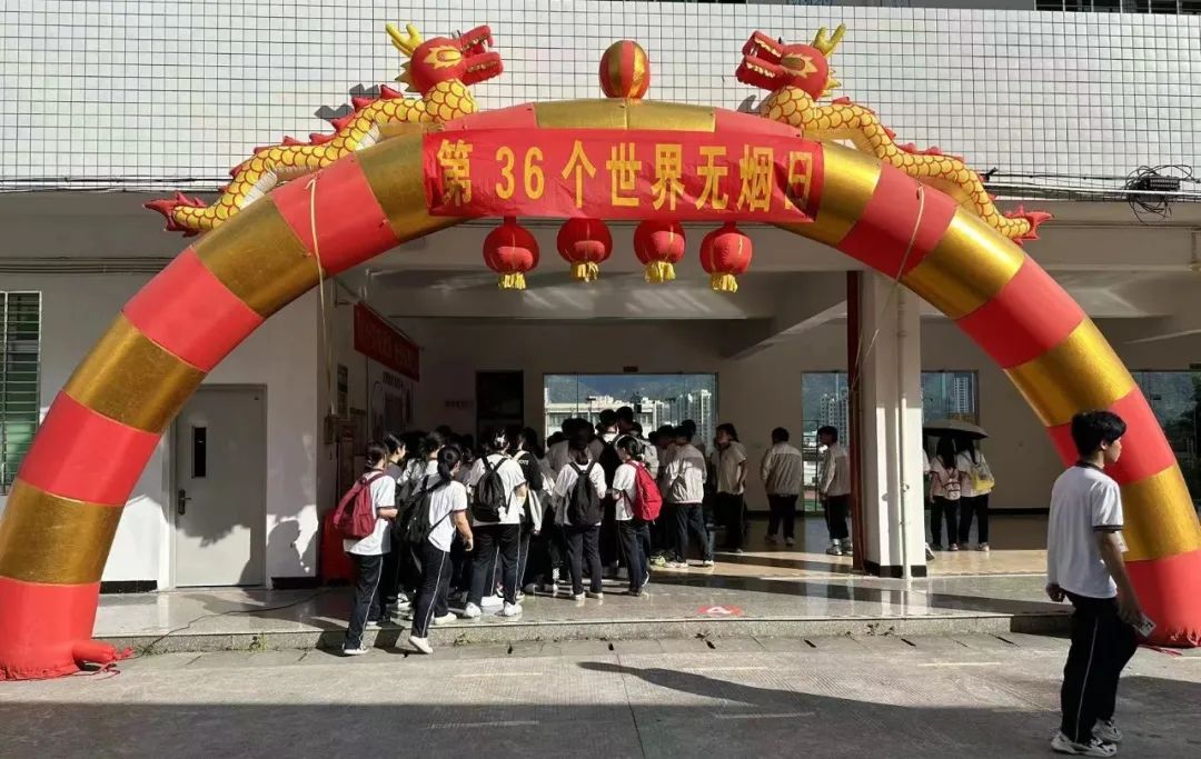 <a href=http://www.tzshuifang.com/school-433/ target=_blank class=infotextkey>�����I(y��)�Ќ��W(xu��)У</a>�e�С�����o���ա��������