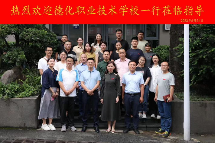 ���M(j��n)��У��ҕҰ �����W(xu��)��(x��)����˼����<a href=http://www.tzshuifang.com/school-435/ target=_blank class=infotextkey>�»��I(y��)���g(sh��)�W(xu��)У</a>һ�и��Ņ��^�W(xu��)��(x��)