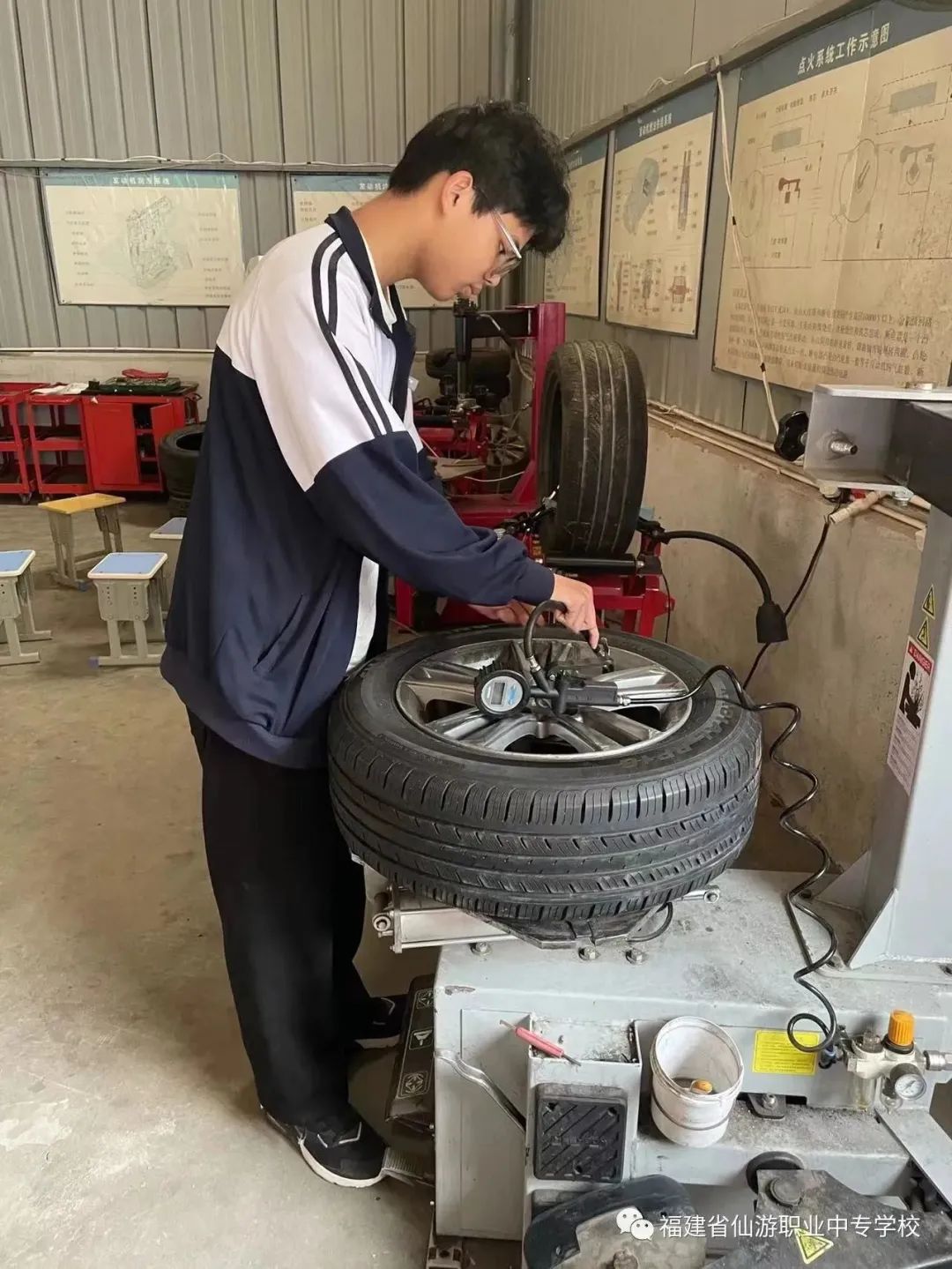 仙游職業(yè)中專學校宣傳月活動——送技能下鄉(xiāng),走創(chuàng)新道路