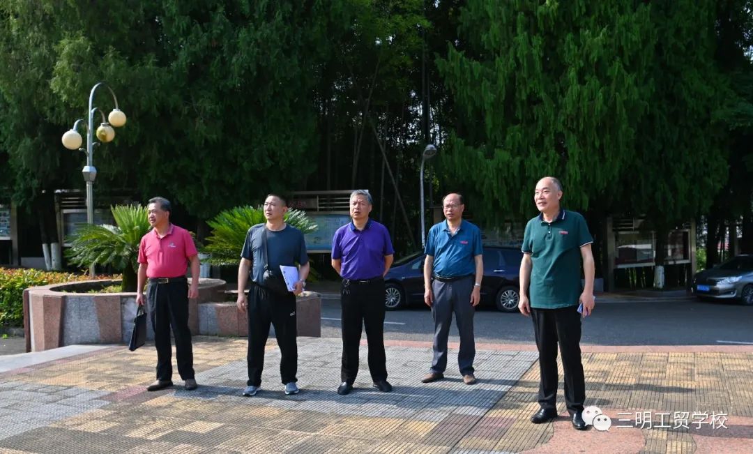 �������Q(m��o)�W(xu��)У|�����н������I(l��ng)��(d��o)�����Q(m��o)�W(xu��)У�_չ�I(y��)�W(xu��)У�_(d��)��(bi��o)���̬F(xi��n)����(f��)�鹤��