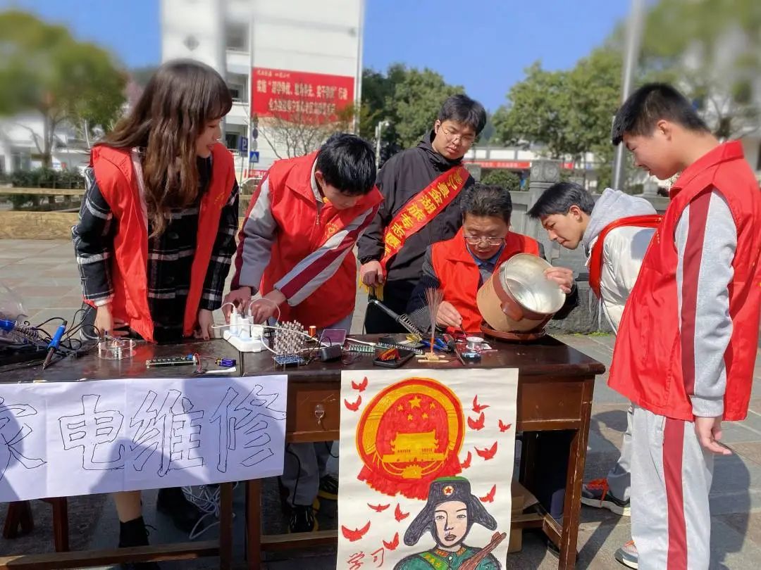 三明市金湖旅游職業(yè)中專學(xué)校|校園簡訊|實(shí)干爭先踐初心 榜樣引領(lǐng)當(dāng)先鋒----金湖旅專優(yōu)秀黨員教師風(fēng)采展