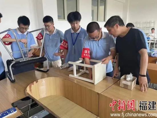 �����t(y��)�W(xu��)�Ƽ��I(y��)�W(xu��)Ժ/��ý���W(xu��)У | ����������ɽ�^(q��)�I(y��)��У̽����(g��u)���ڄӽ�����ģʽ