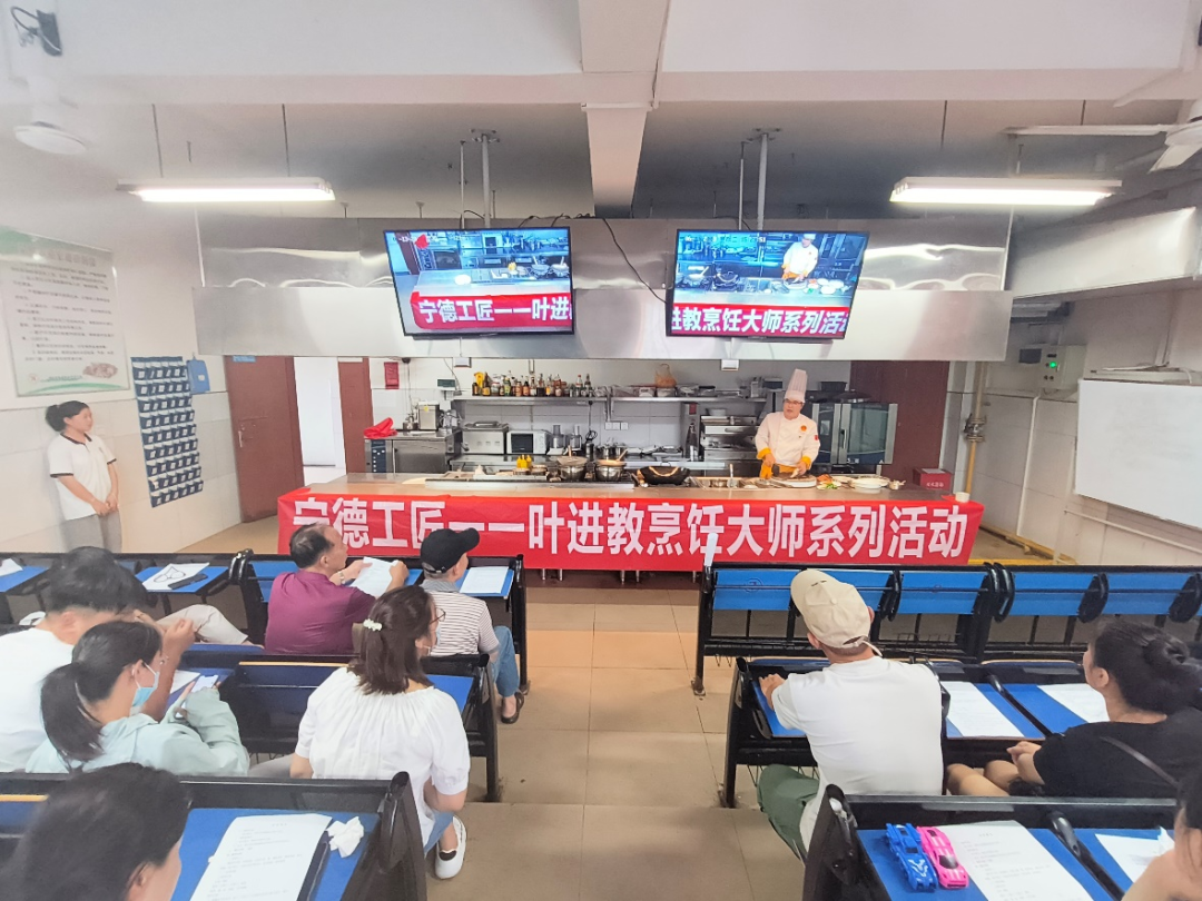 �����I(y��)�Ќ��W(xu��)У���B(y��ng)���е� ����һ���ġ������~�M(j��n)�̼��ܴ󎟹����Ҟ��(zh��n)߅��^(q��)�����_չ��Ӗ(x��n)