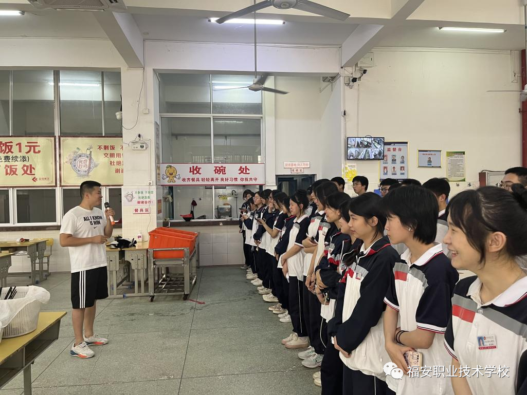 �����I(y��)���g�WУ�����~�h��ӭ���������ʻ�Ә����䡰�ա� ���҂��Ĺ�(ji��)�ա����繝(ji��)�����}���