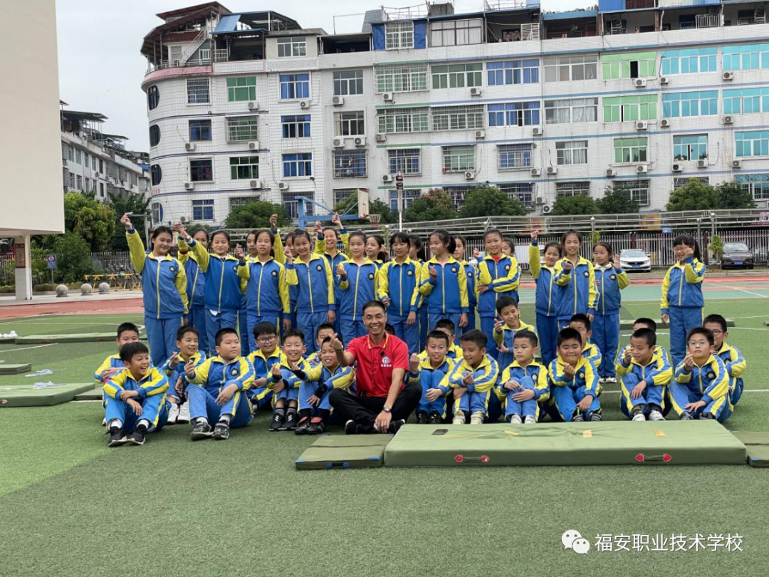 �����I(y��)���g(sh��)�W(xu��)У��У���L(f��ng)�� | �����I(y��)���g(sh��)�W(xu��)У1998��У���S�ȶ�