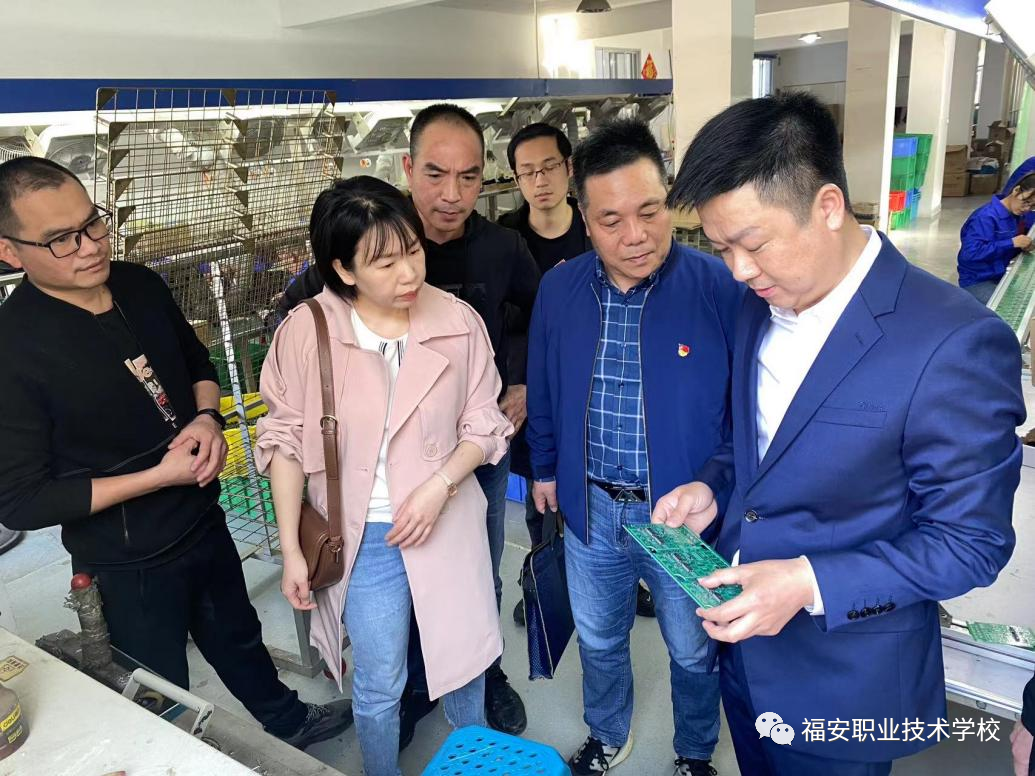 �����I(y��)���g(sh��)�W(xu��)У�������I(y��)���g(sh��)�W(xu��)У�h��֧���M���C늼��g(sh��)��(y��ng)�Ì��I(y��)Ⱥһ���̎�������I(y��)���L�{(di��o)��