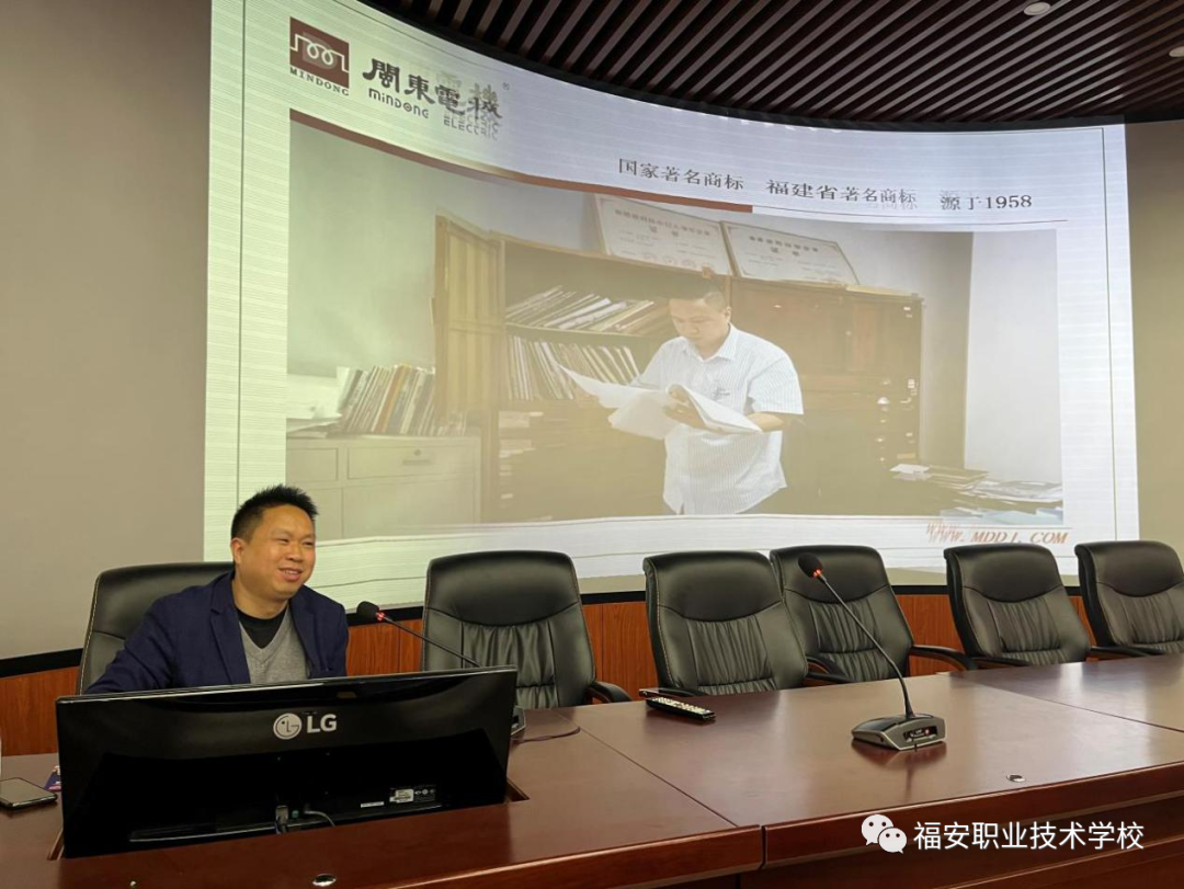 �����I(y��)���g(sh��)�W(xu��)У��һ�ĸ��� ��(chu��ng)�²�ֹ�������ܴ󎟳��L(zh��ng)֮·��(zhu��n)�}�v��
