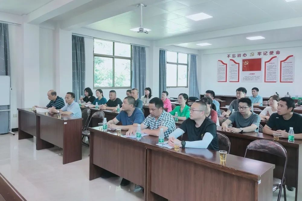 �����I(y��)�Ќ��W(xu��)У���`�г��ĸ��h�� �F(tu��n)�Y(ji��)�^�M(j��n)�����̡����������h֧���_չ�c����һ�����}�h�ջ��(d��ng)