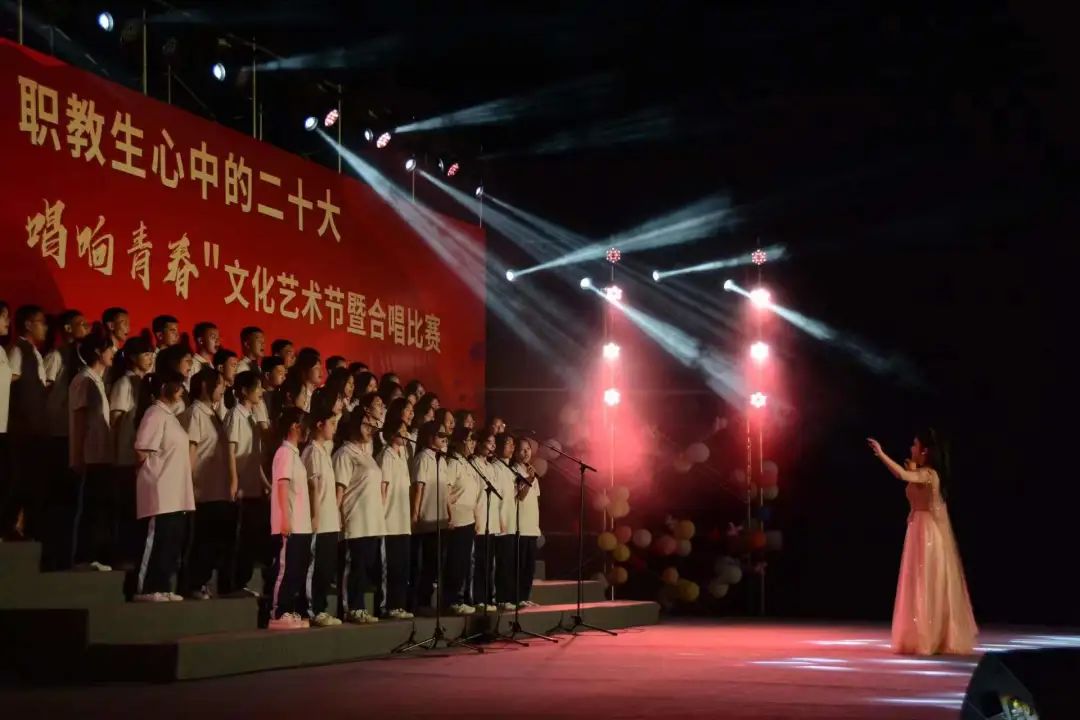 �Ϙs�I(y��)���g�WУ���������L�ɣ�����ഺ���Ϙs�I(y��)���g�WУ�ϳ���ِ