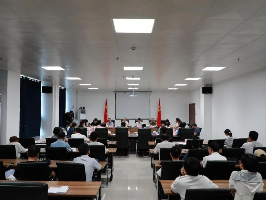 寧德市交通技術(shù)學(xué)校:省督查調(diào)研組蒞臨我校開(kāi)展畢業(yè)生就業(yè)工作督查調(diào)研座談
