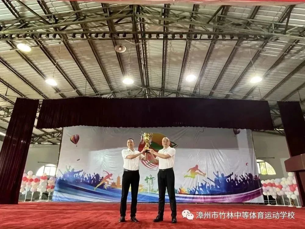 �����е��w���\(y��n)��(d��ng)�W(xu��)У����У�y�ֹ��M(j��n)���R�Ĺ���Ӣ��----��У�e�k2023��c������һ����(gu��)�H�ڄ�(d��ng)��(ji��)��ˇ�R���߼��L(zh��ng)��(hu��)