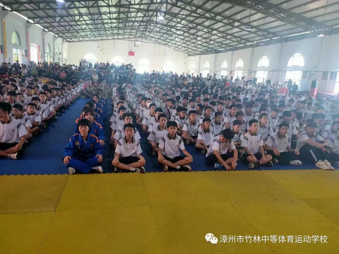 �����е��w���\(y��n)��(d��ng)�W(xu��)У����У�y�ֹ��M(j��n)���R�Ĺ���Ӣ��----��У�e�k2023��c������һ����(gu��)�H�ڄ�(d��ng)��(ji��)��ˇ�R���߼��L(zh��ng)��(hu��)