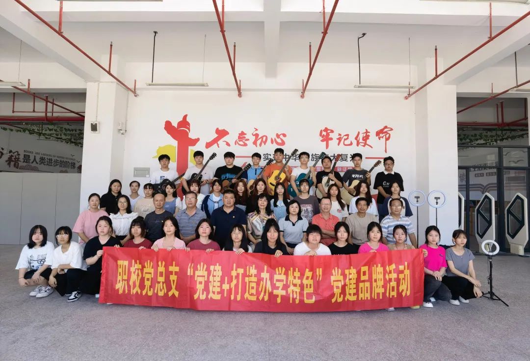 �t���I(y��)���g(sh��)�W(xu��)У�����h��+�����k�W(xu��)��ɫ�������ľ������������ҡ��t��У������ˇչ�����