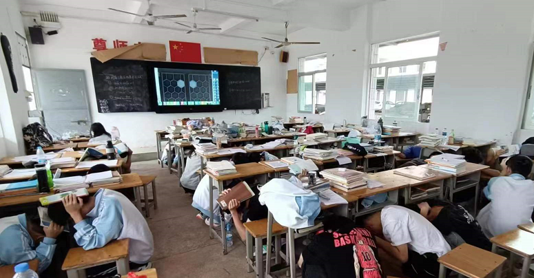 �����I(y��)���g(sh��)�W(xu��)У���R���𡱲��y������(z��i)δȻ���������I(y��)���g(sh��)�W(xu��)У�_չ����p��(z��i)��(y��ng)����ɢ�ݾ�