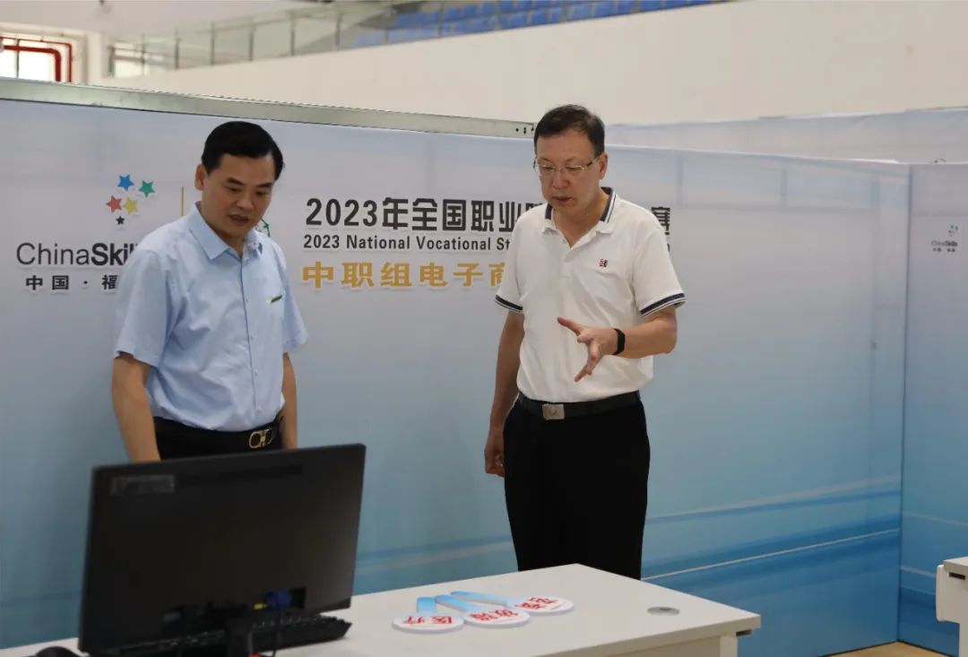 ���ݸ����I(y��)���g(sh��)�W(xu��)У��ʡ�����d�h�M�ɆT�����d�L����һ���W�R�W(xu��)Уָ��(d��o)��ِ�I�乤��