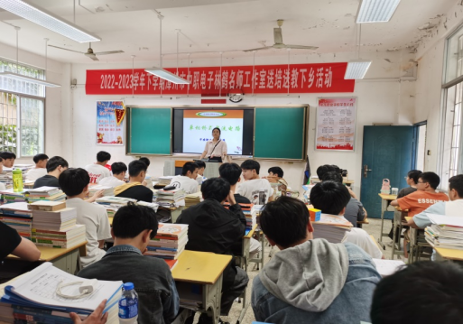 �A���I(y��)���g(sh��)�WУ����������������Q�����������W�R�A�������ͽ����ࡱ
