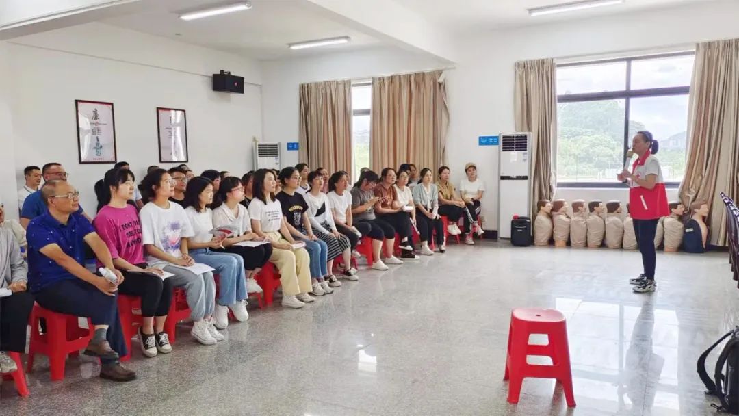 ���r�l(w��i)���W(xu��)У�����ȡ�����߅�����o(h��)У�@������У�������Ӽtʮ�֑�(y��ng)�����o(h��)�T��Ӗ(x��n)