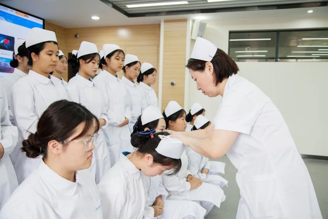 龍巖衛(wèi)生學(xué)校:家長(zhǎng)進(jìn)校園:感受醫(yī)教魅力 筑牢育人“共同體”