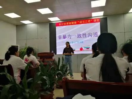 �Ϻ��I(y��)�Ќ��W(xu��)У���ഺ��������֪�R(sh��)�v���M(j��n)У�@���(d��ng)����(b��o)