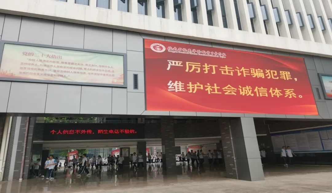 ���r�A�S�I(y��)�Ќ��W(xu��)У����ס�X���ӡ��o���Ҹ��ң����r�A�S���_չ�����Ƿ����Y��ϵ�л��