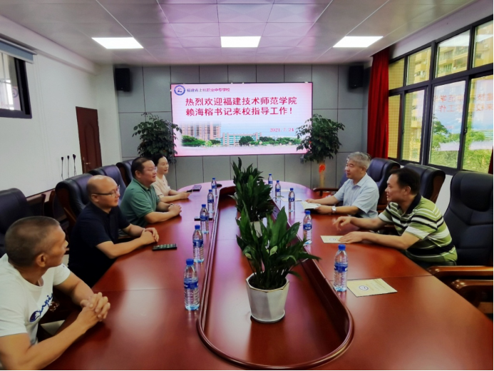 �Ϻ��I(y��)�Ќ��WУ���������g(sh��)�����WԺه���ŕ�ӛ�W�R��У�{(di��o)��ָ������