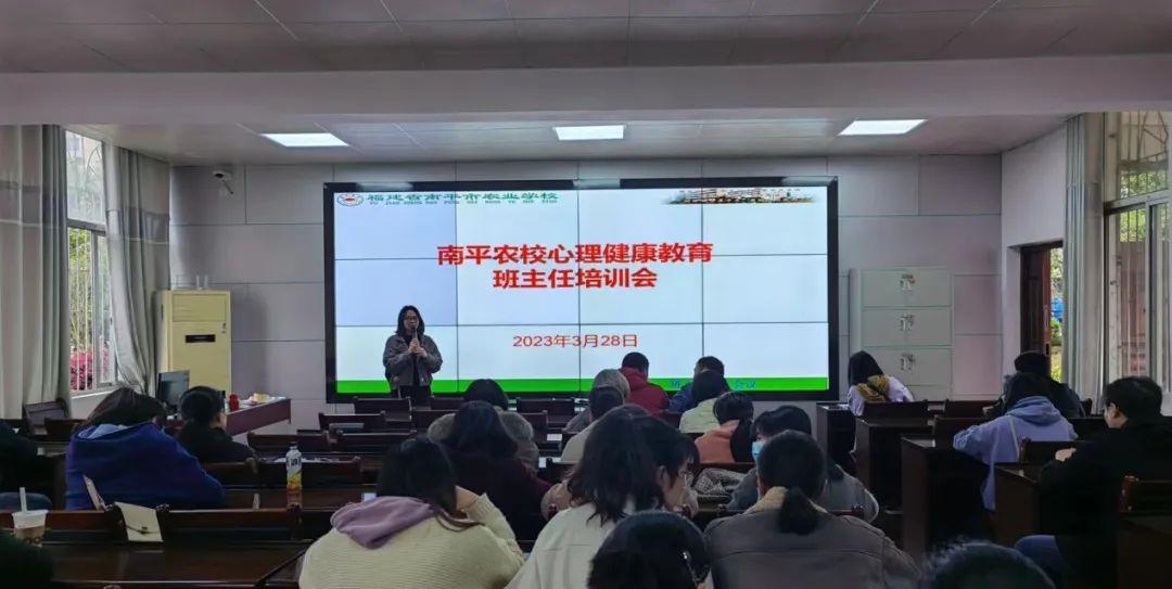 ��ƽ���r(n��ng)�I(y��)�W(xu��)У����ƽ�r(n��ng)У�_չ�W(xu��)��������������ϵ�л��