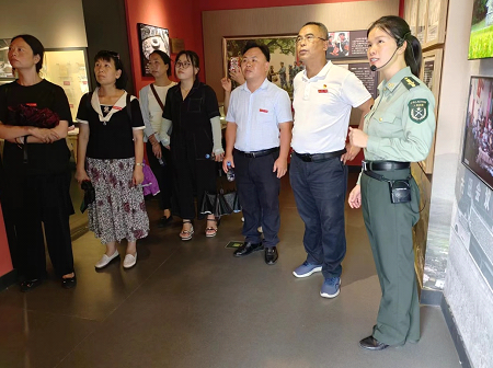 ���r���˲��I(y��)���g(sh��)�W(xu��)У���cף�Ї����a(ch��n)�h����102���ꡪ��ӛ���r�˲ż�У�_չ��һ���}�h�ջ��