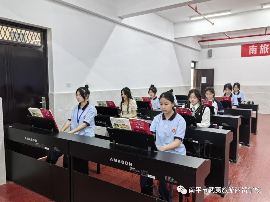 ��ƽ�������������Q(m��o)�W(xu��)У���̻��(d��ng)��ϵ�Ј�(b��o)����һ�� | ��������׌��������á�������ƽ�������������Q(m��o)�W(xu��)У2023���I(y��)�������(d��ng)�ܻ��(d��ng)����չʾ